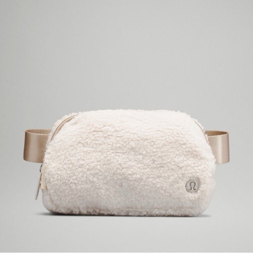 lululemon athletica Everywhere Belt Bag Cream Sherpa Belt Bag